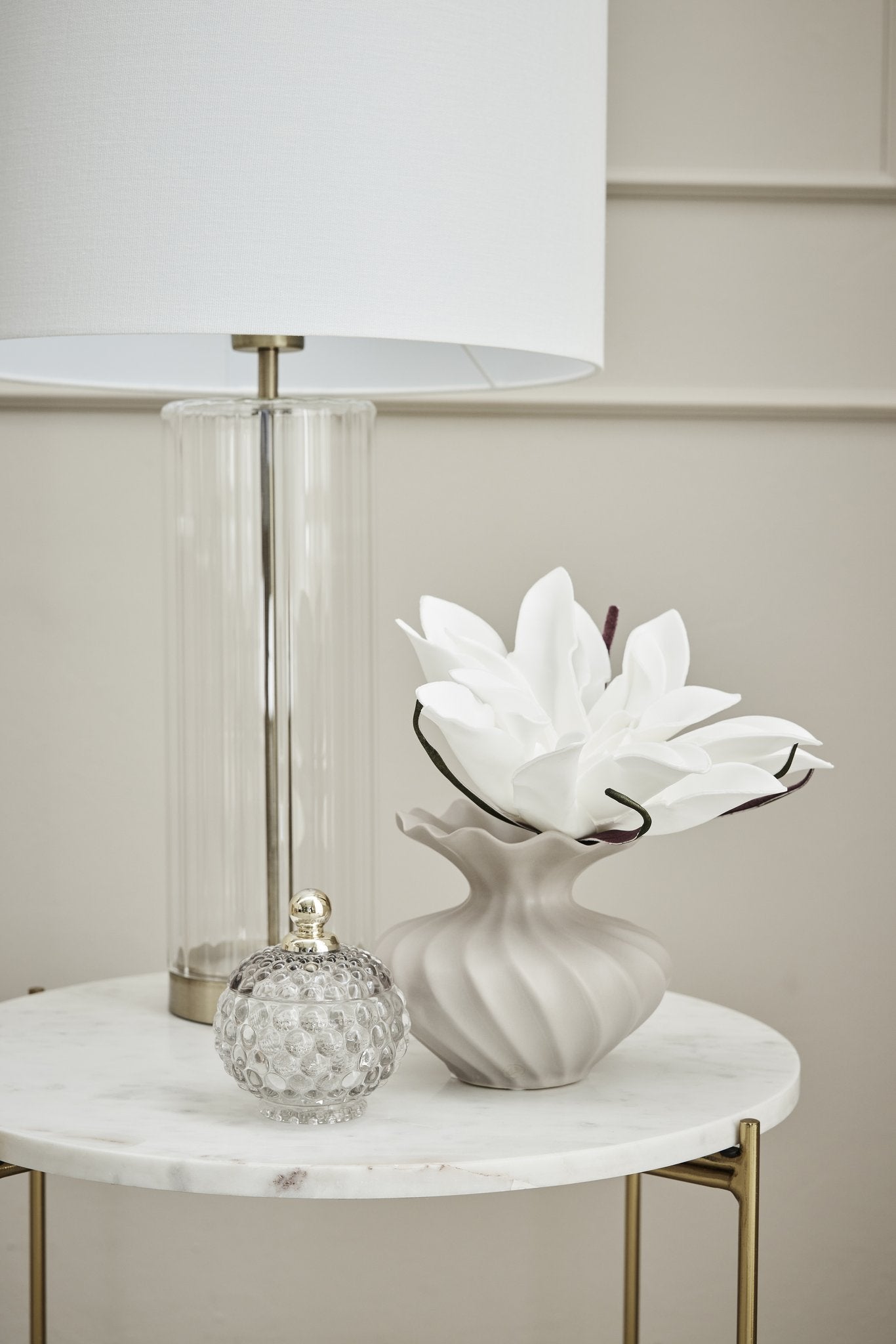 FloraVale 100x27.0x14.0 cm. White artificial